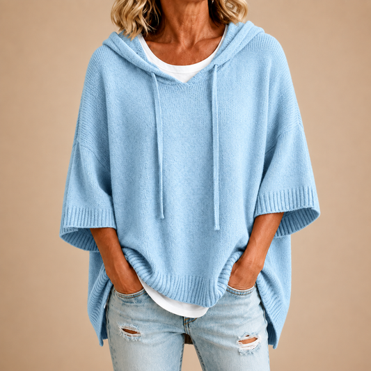 Lucyna™ | Gestricktes Poncho mit Kapuze — Hellblau